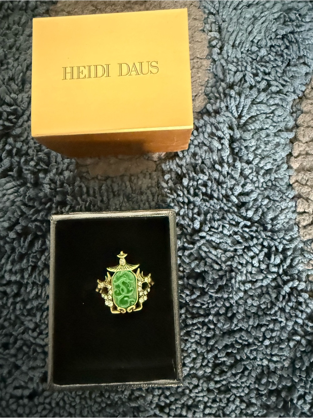 Heidi Daus Green and Gold Oriental Shield ring size 6